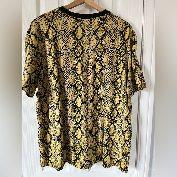 Women’s Nike baggy basketball tee - Picture 4 of 5